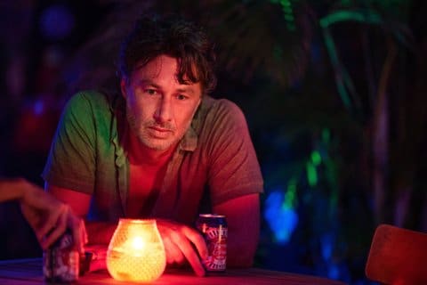 erleben sie den start des scrubs-reboots mit dem cast, der den beginn feiert und die liebe der fans erklärt.