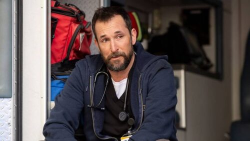 noah wyle kehrt in der zweiten staffel von 'the pitt' zurück und begeistert fans mit spannenden neuen abenteuern und einer fesselnden handlung.